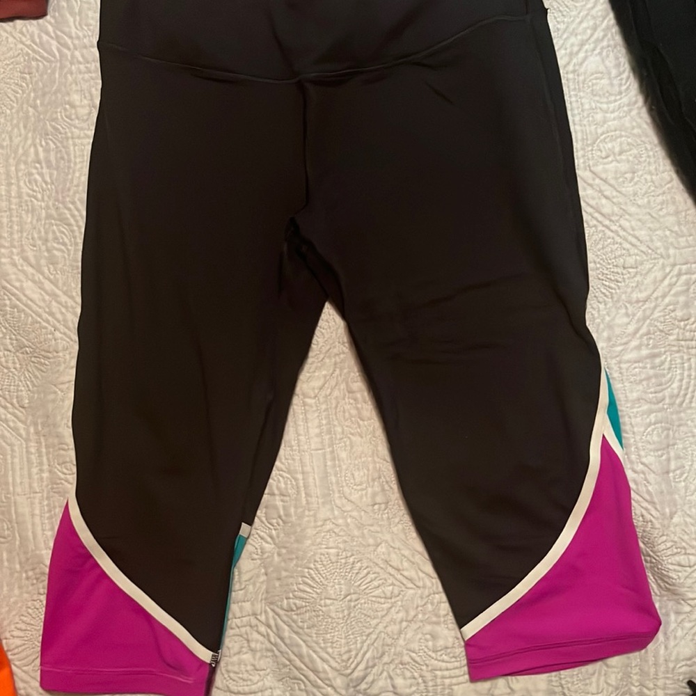 Knockout by Victoria’s Secret crop leggings
